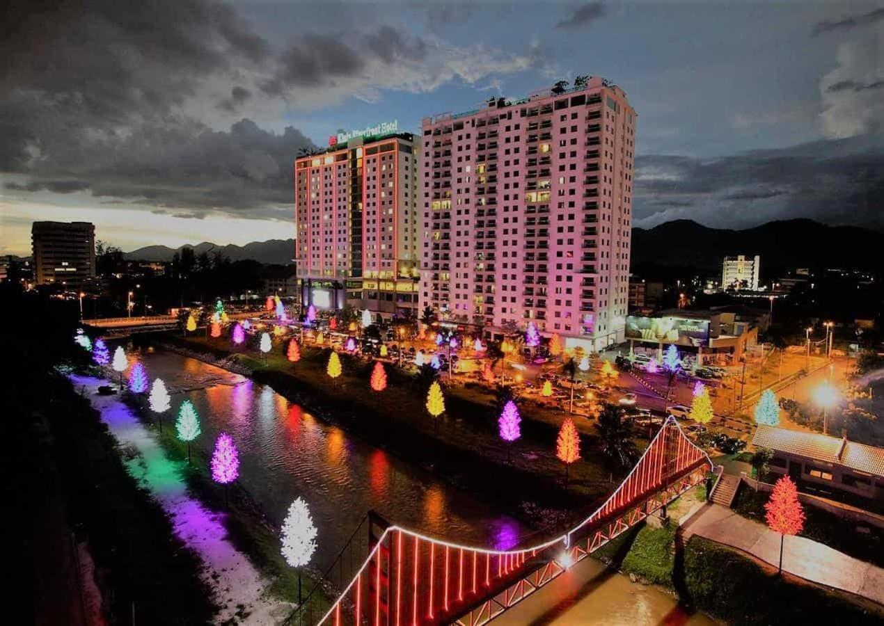 Bougainvillea Kintariverfront Ipoh Esterno foto